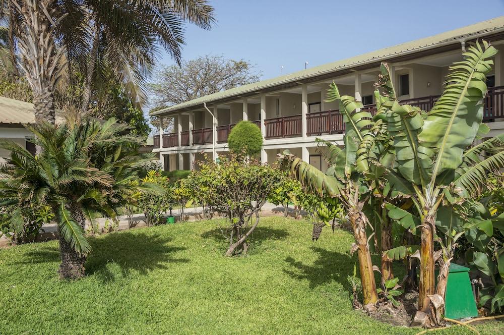 Sunset Beach Hotel Kotu Exterior photo