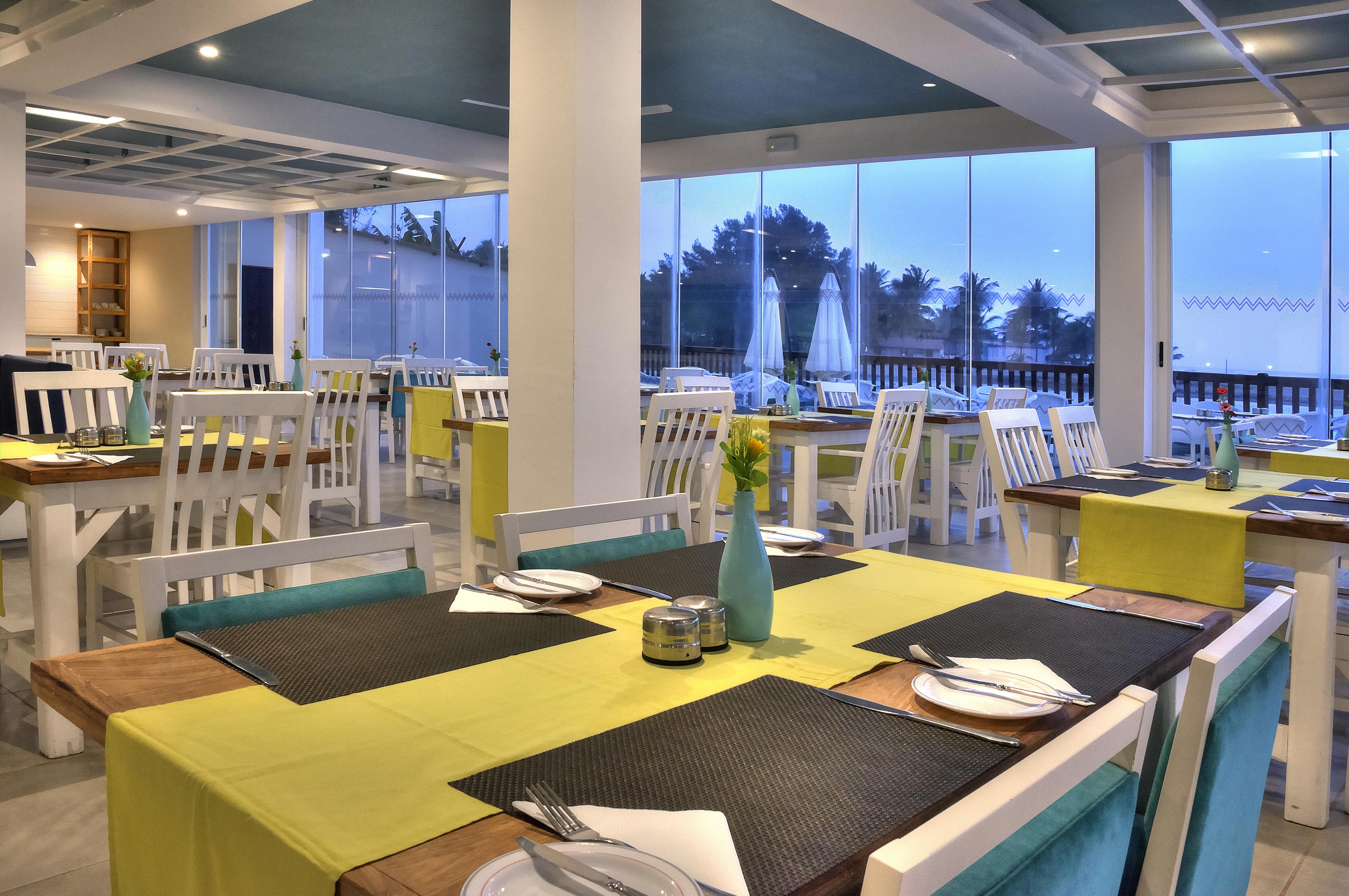 Sunset Beach Hotel Kotu Exterior photo