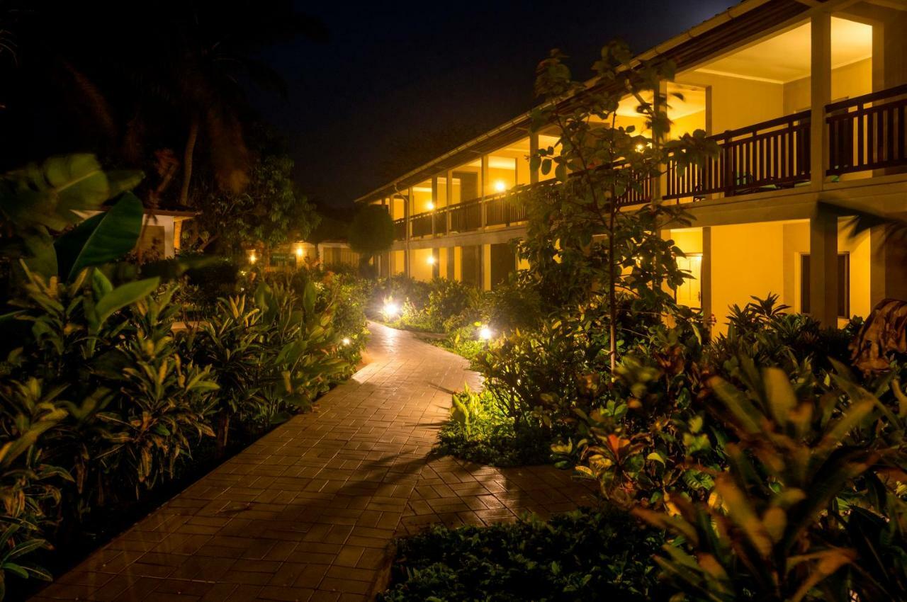 Sunset Beach Hotel Kotu Exterior photo
